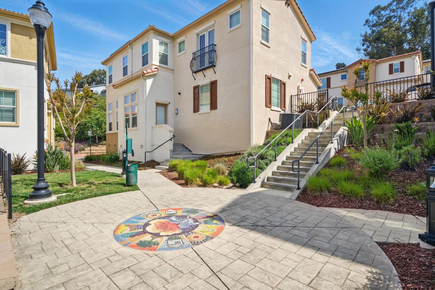 Detail Gallery Image 33 of 39 For 26540 Hayward Blvd, Hayward,  CA 94542 - 3 Beds | 3/1 Baths