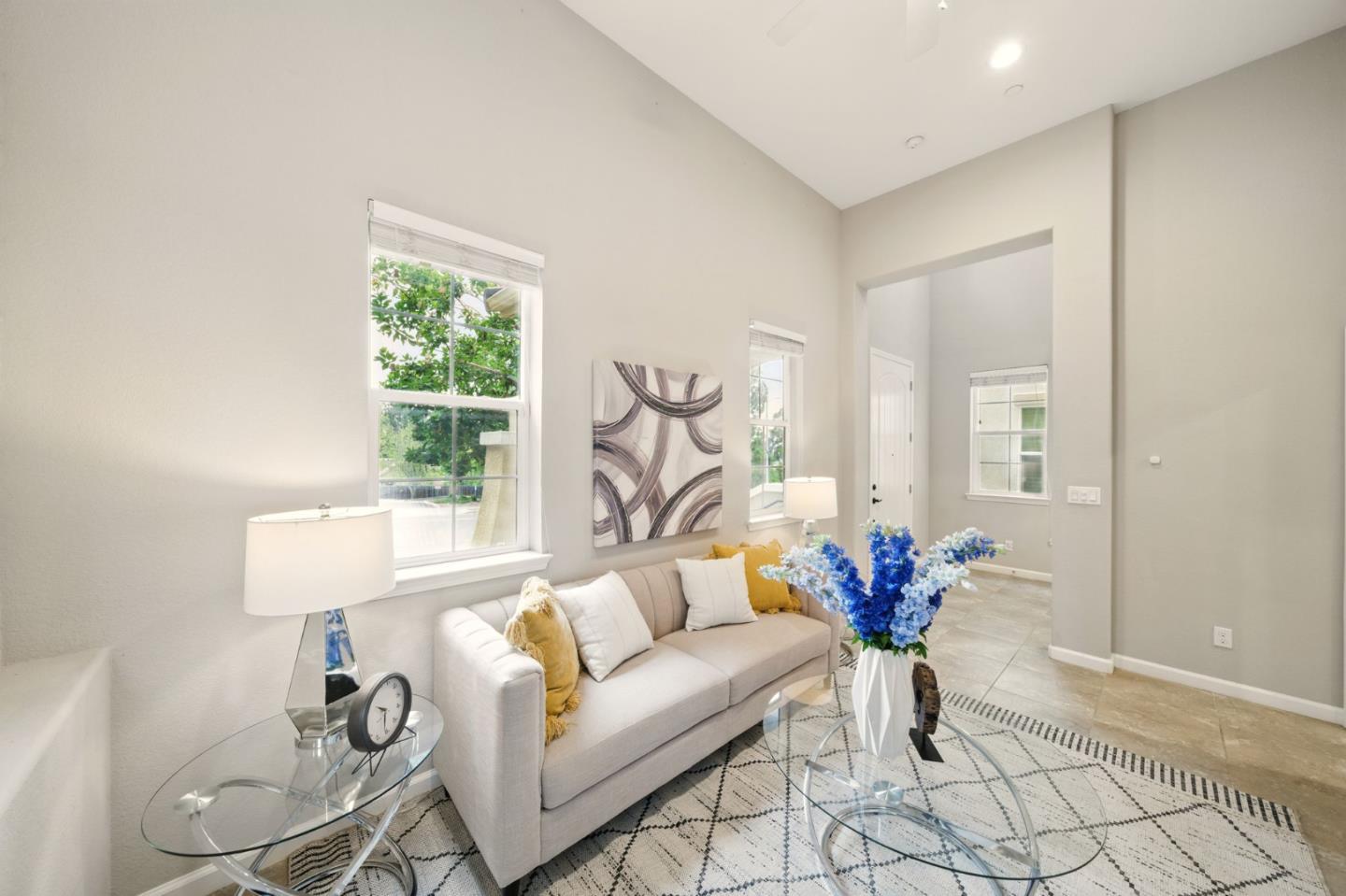 Detail Gallery Image 6 of 39 For 26540 Hayward Blvd, Hayward,  CA 94542 - 3 Beds | 3/1 Baths