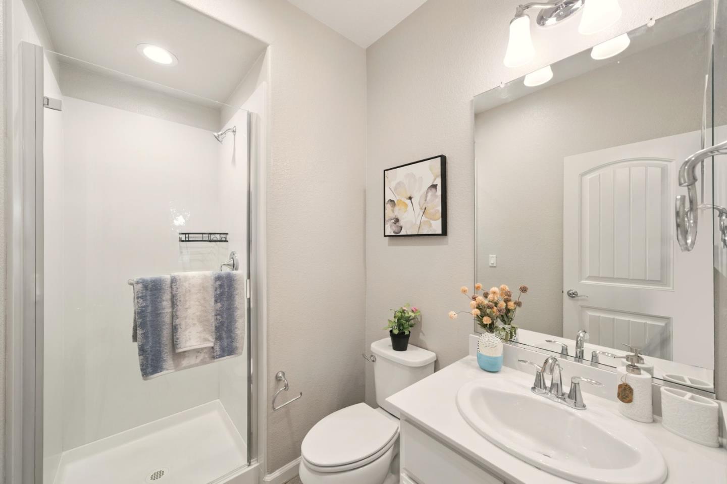 Detail Gallery Image 7 of 39 For 26540 Hayward Blvd, Hayward,  CA 94542 - 3 Beds | 3/1 Baths