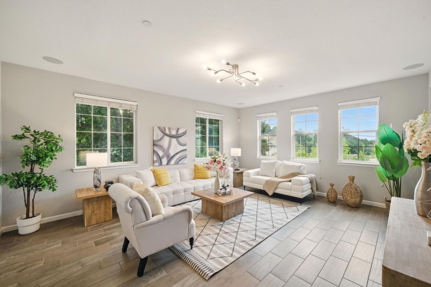 Detail Gallery Image 9 of 39 For 26540 Hayward Blvd, Hayward,  CA 94542 - 3 Beds | 3/1 Baths