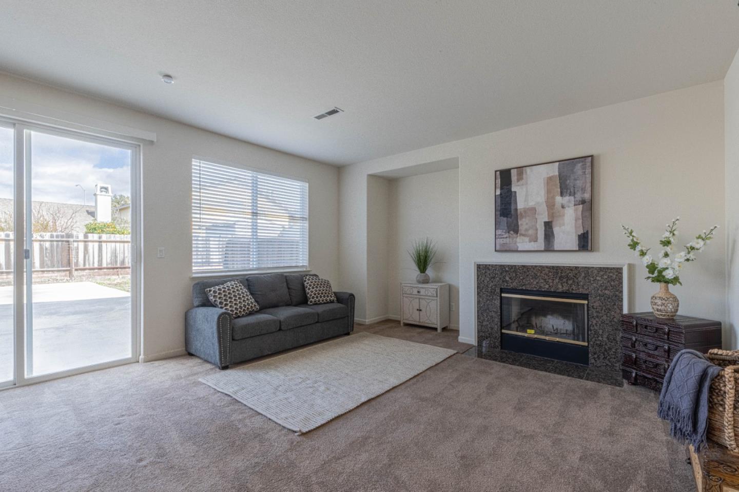 Detail Gallery Image 10 of 51 For 965 Las Flores St, Soledad,  CA 93960 - 6 Beds | 3 Baths