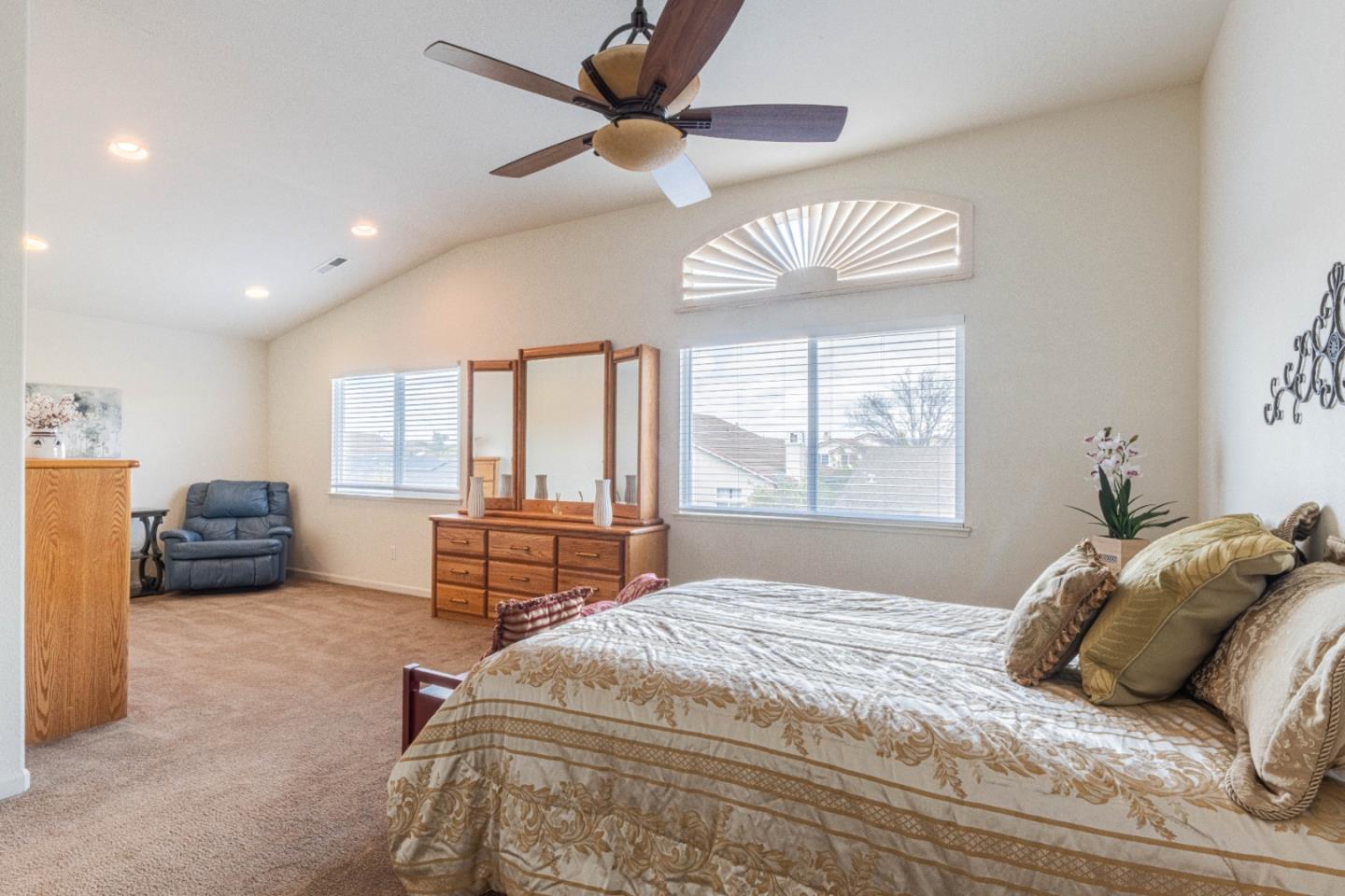 Detail Gallery Image 26 of 51 For 965 Las Flores St, Soledad,  CA 93960 - 6 Beds | 3 Baths