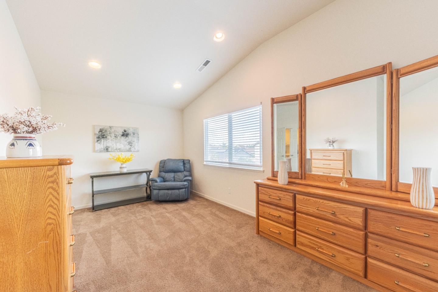 Detail Gallery Image 28 of 51 For 965 Las Flores St, Soledad,  CA 93960 - 6 Beds | 3 Baths