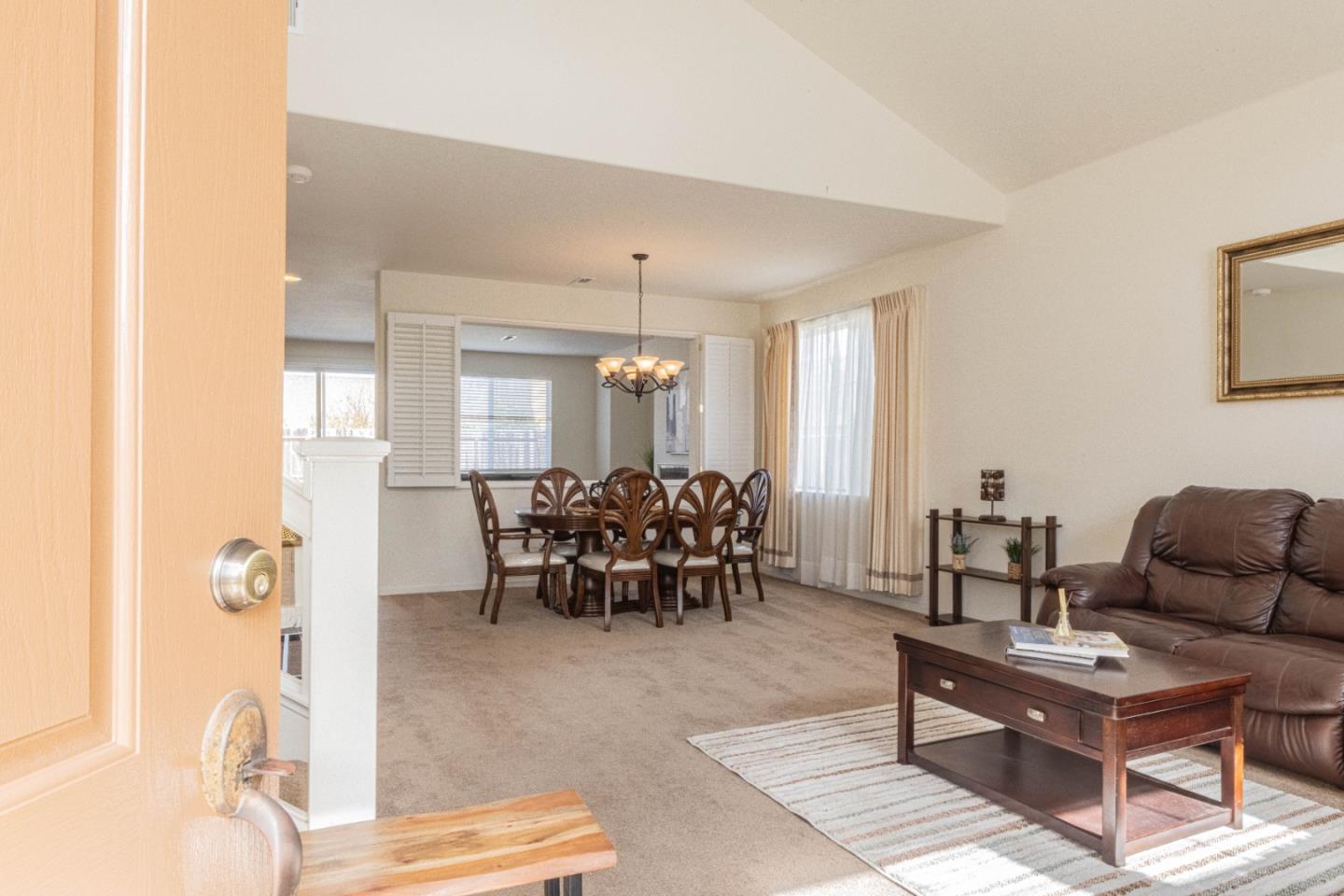 Detail Gallery Image 3 of 51 For 965 Las Flores St, Soledad,  CA 93960 - 6 Beds | 3 Baths