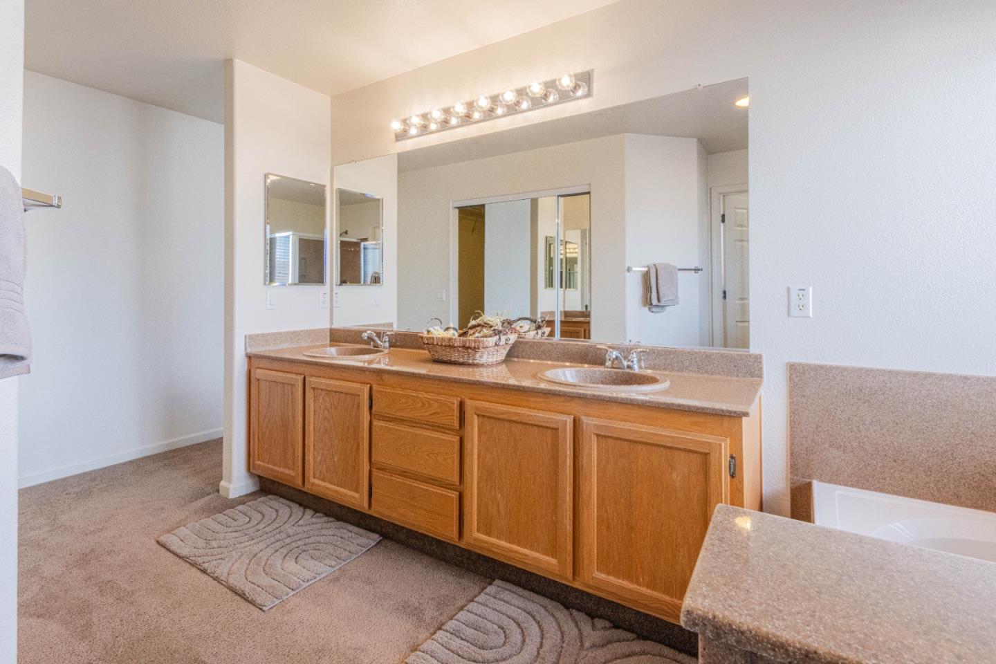 Detail Gallery Image 32 of 51 For 965 Las Flores St, Soledad,  CA 93960 - 6 Beds | 3 Baths