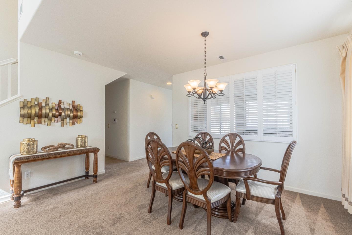 Detail Gallery Image 8 of 51 For 965 Las Flores St, Soledad,  CA 93960 - 6 Beds | 3 Baths