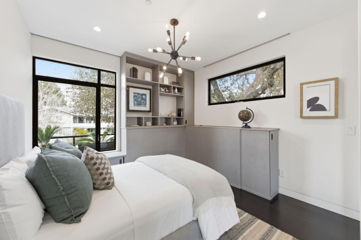 Detail Gallery Image 24 of 65 For 838 Cowper St, Palo Alto,  CA 94301 - 5 Beds | 4/2 Baths