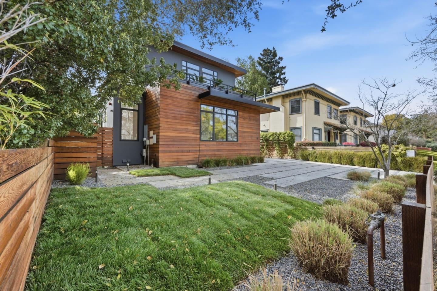 Detail Gallery Image 3 of 65 For 838 Cowper St, Palo Alto,  CA 94301 - 5 Beds | 4/2 Baths