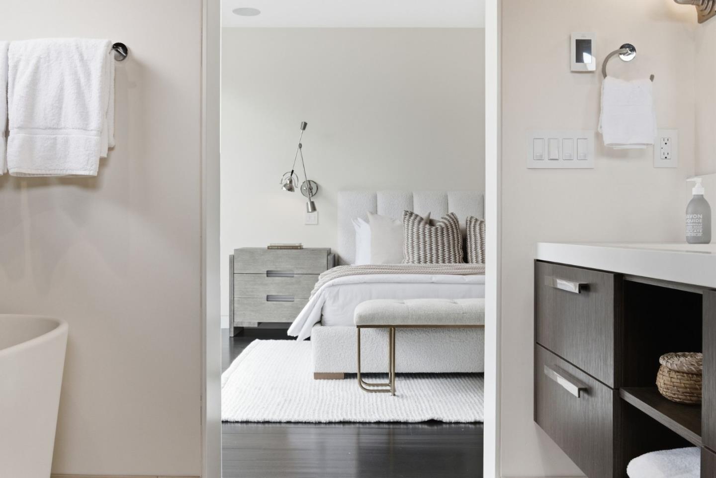 Detail Gallery Image 33 of 65 For 838 Cowper St, Palo Alto,  CA 94301 - 5 Beds | 4/2 Baths