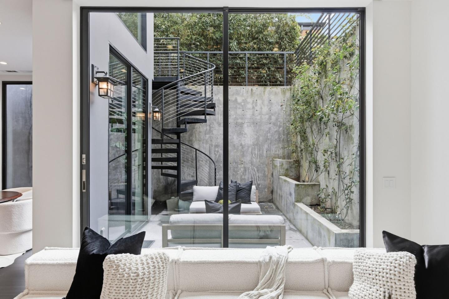 Detail Gallery Image 44 of 65 For 838 Cowper St, Palo Alto,  CA 94301 - 5 Beds | 4/2 Baths