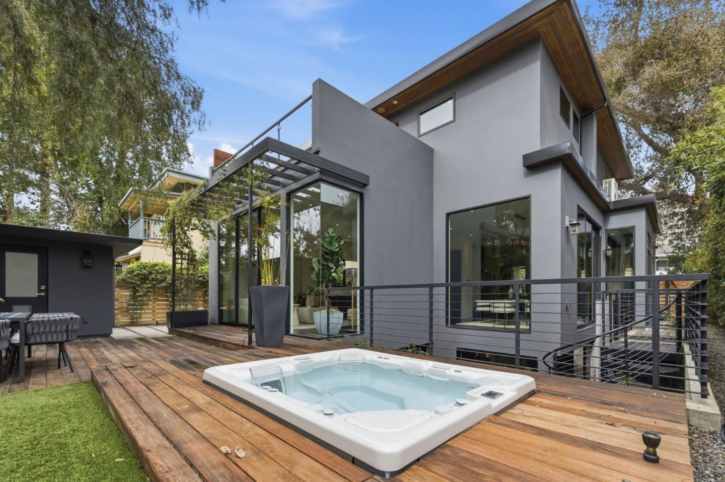 Detail Gallery Image 57 of 65 For 838 Cowper St, Palo Alto,  CA 94301 - 5 Beds | 4/2 Baths