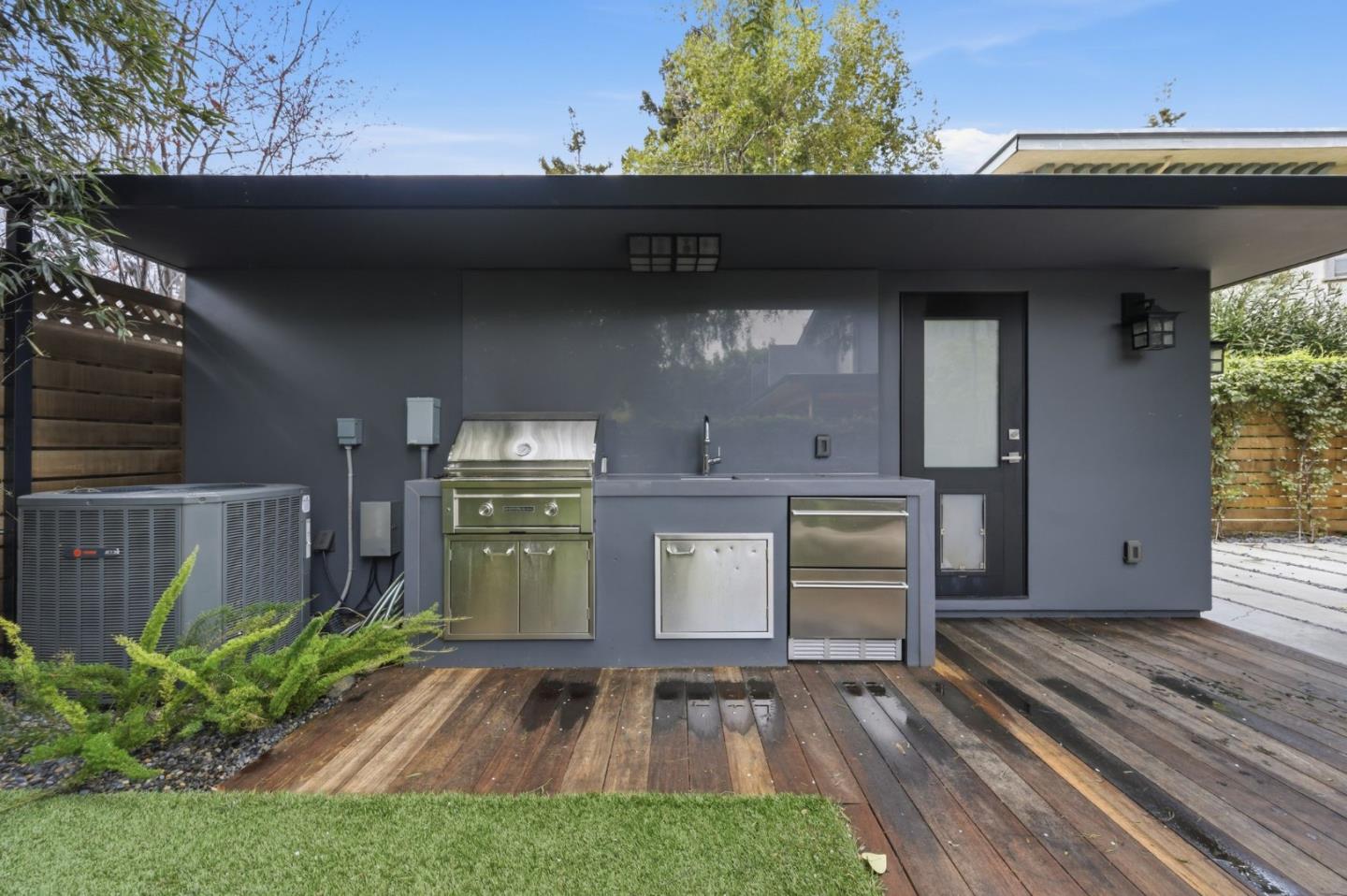 Detail Gallery Image 58 of 65 For 838 Cowper St, Palo Alto,  CA 94301 - 5 Beds | 4/2 Baths