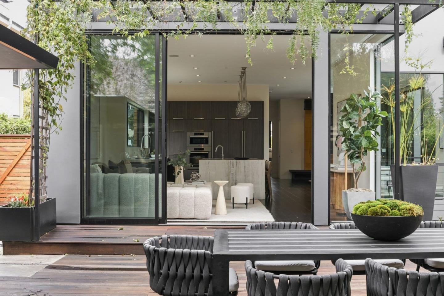 Detail Gallery Image 59 of 65 For 838 Cowper St, Palo Alto,  CA 94301 - 5 Beds | 4/2 Baths