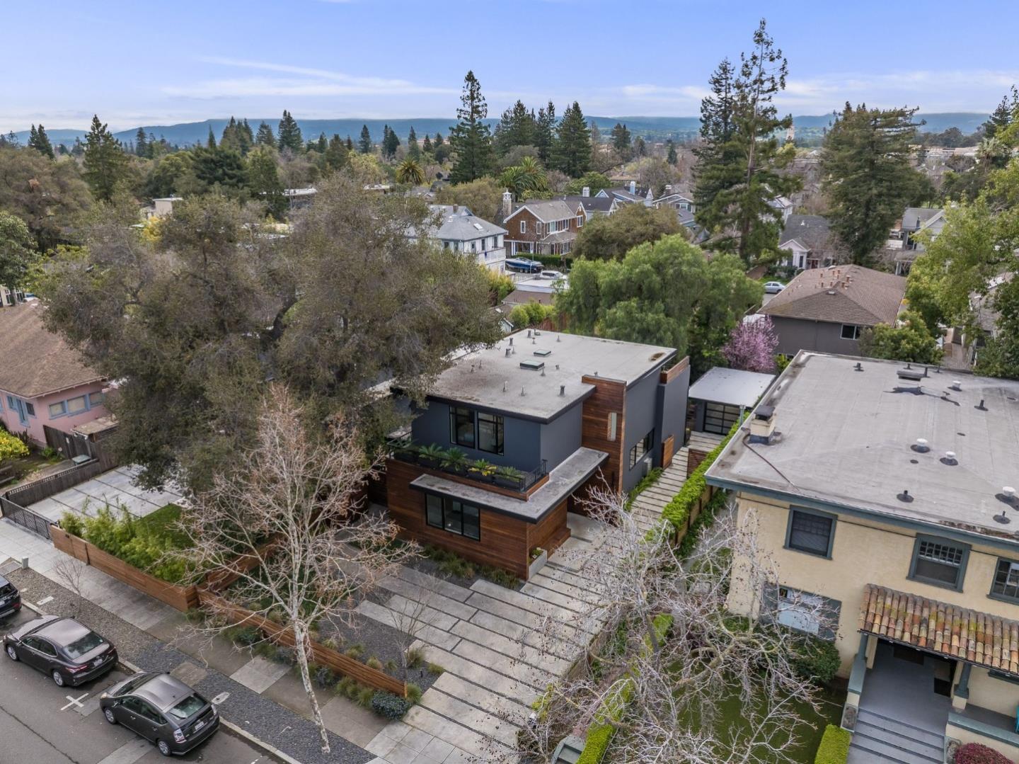 Detail Gallery Image 62 of 65 For 838 Cowper St, Palo Alto,  CA 94301 - 5 Beds | 4/2 Baths
