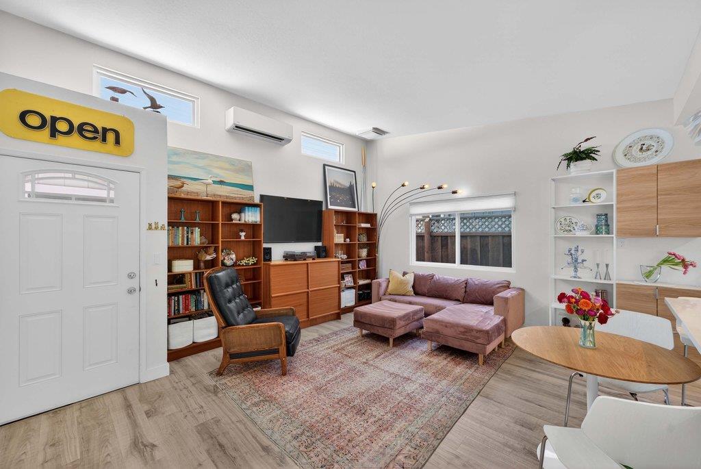 Detail Gallery Image 2 of 39 For 118 Rankin St, Santa Cruz,  CA 95060 - 3 Beds | 1 Baths