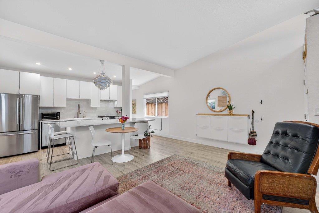 Detail Gallery Image 4 of 39 For 118 Rankin St, Santa Cruz,  CA 95060 - 3 Beds | 1 Baths