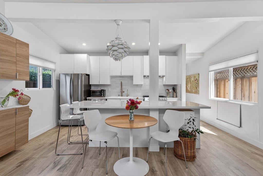 Detail Gallery Image 5 of 39 For 118 Rankin St, Santa Cruz,  CA 95060 - 3 Beds | 1 Baths