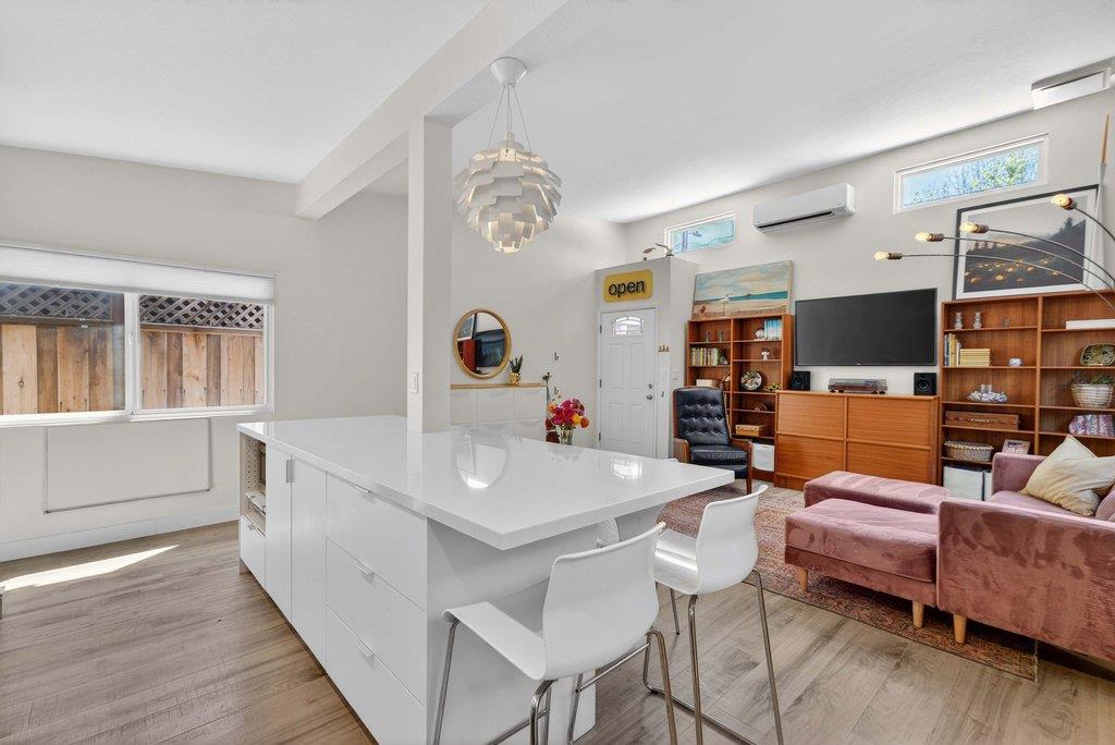 Detail Gallery Image 7 of 39 For 118 Rankin St, Santa Cruz,  CA 95060 - 3 Beds | 1 Baths