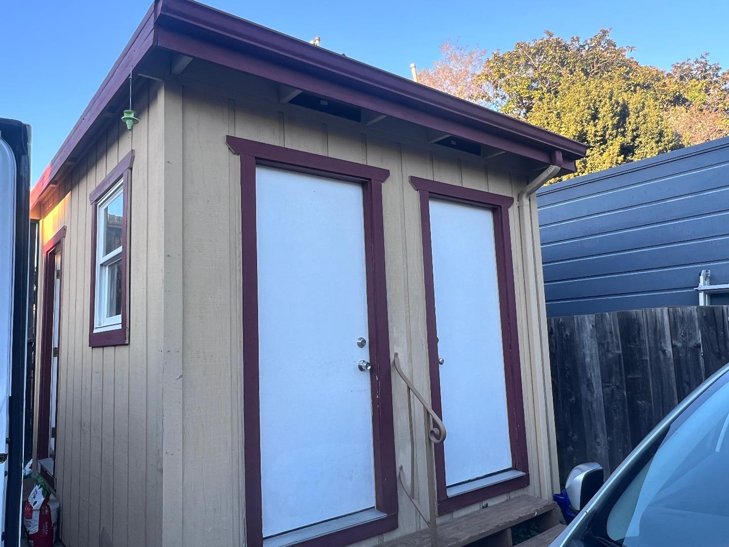 Detail Gallery Image 12 of 13 For 1627 Fairview St #B,  Berkeley,  CA 94703 - 1 Beds | 1 Baths