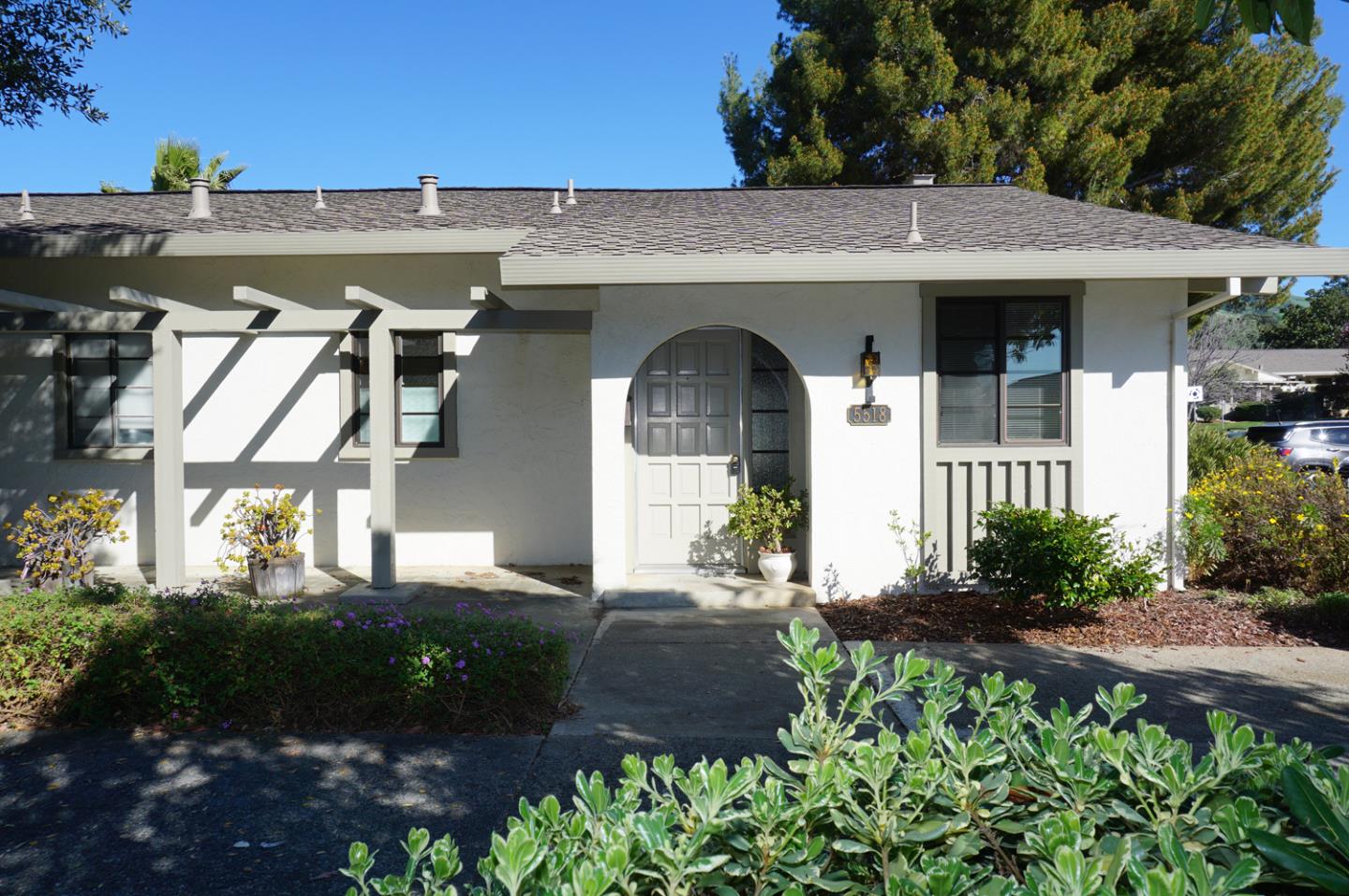 Front Image Thumbnail for ML82036900