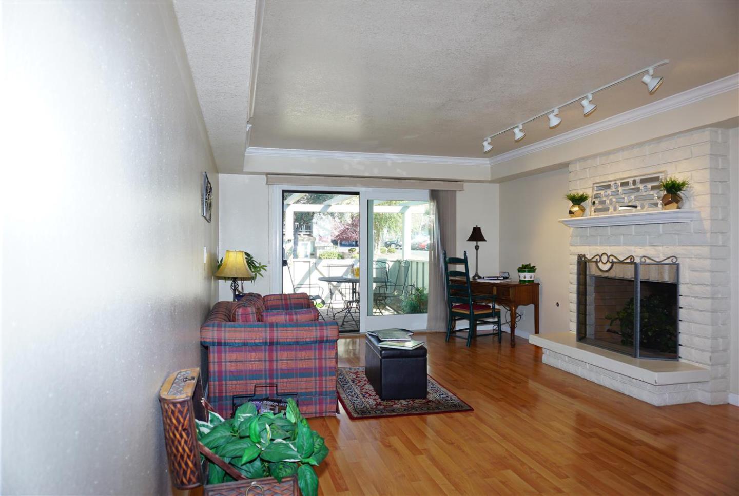 Detail Gallery Image 4 of 31 For 5518 Cribari Cir, San Jose,  CA 95135 - 1 Beds | 1 Baths