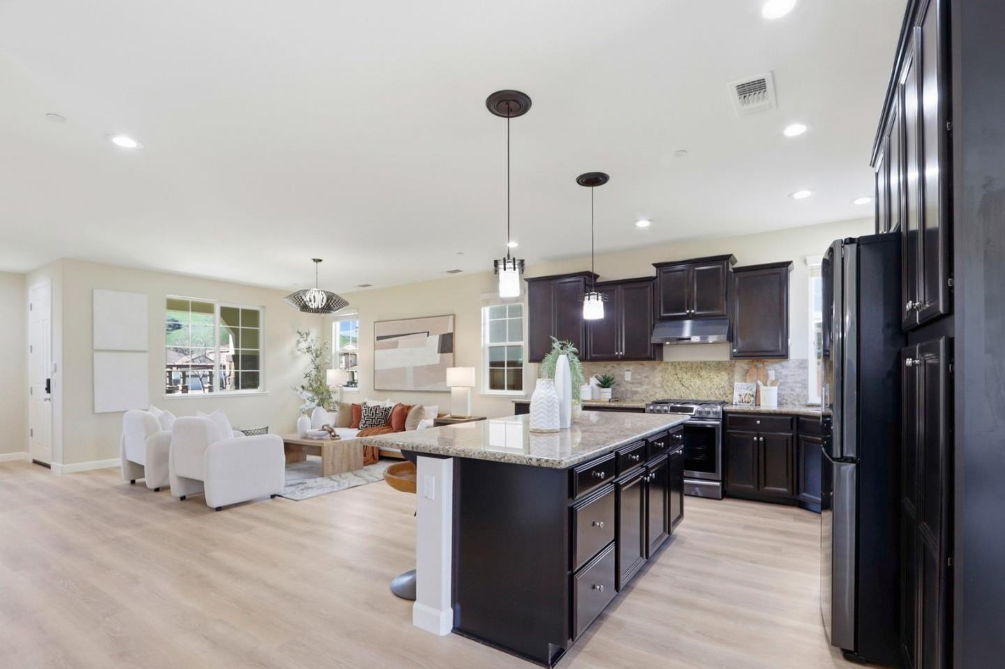 Detail Gallery Image 13 of 58 For 18971 Chicory Ln, Morgan Hill,  CA 95037 - 4 Beds | 2/1 Baths