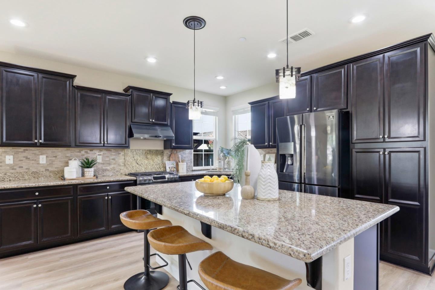 Detail Gallery Image 14 of 58 For 18971 Chicory Ln, Morgan Hill,  CA 95037 - 4 Beds | 2/1 Baths