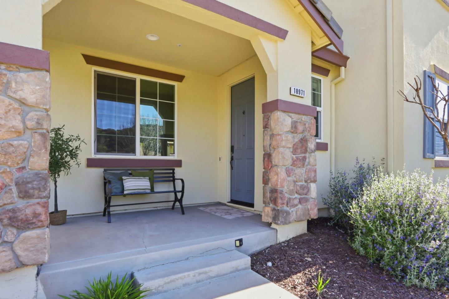 Detail Gallery Image 2 of 58 For 18971 Chicory Ln, Morgan Hill,  CA 95037 - 4 Beds | 2/1 Baths