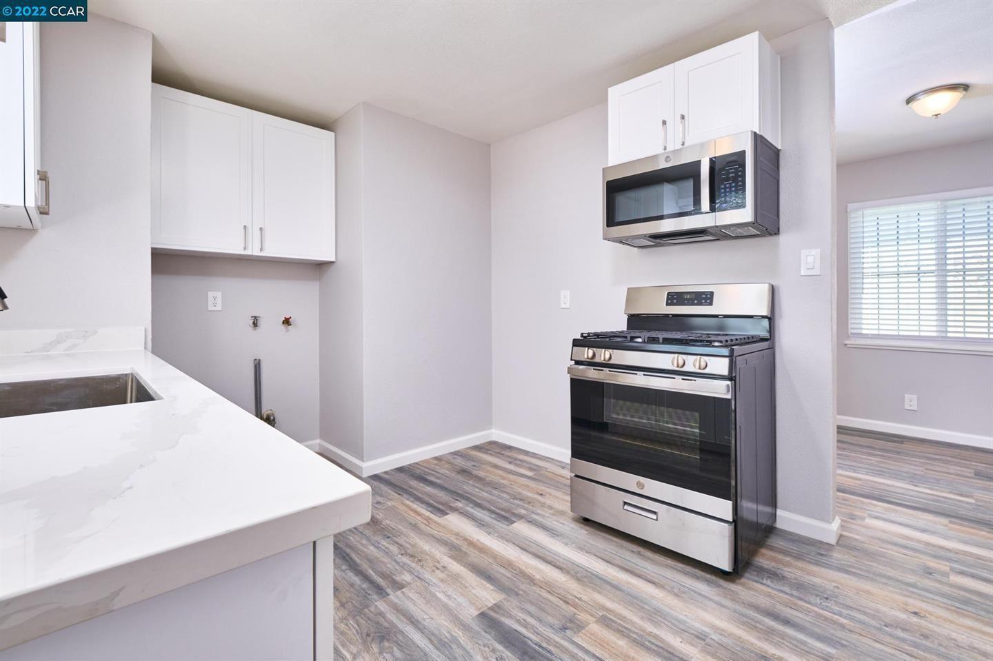 Detail Gallery Image 2 of 17 For 2317 Virginia Ave, Richmond,  CA 94804 - 2 Beds | 1 Baths