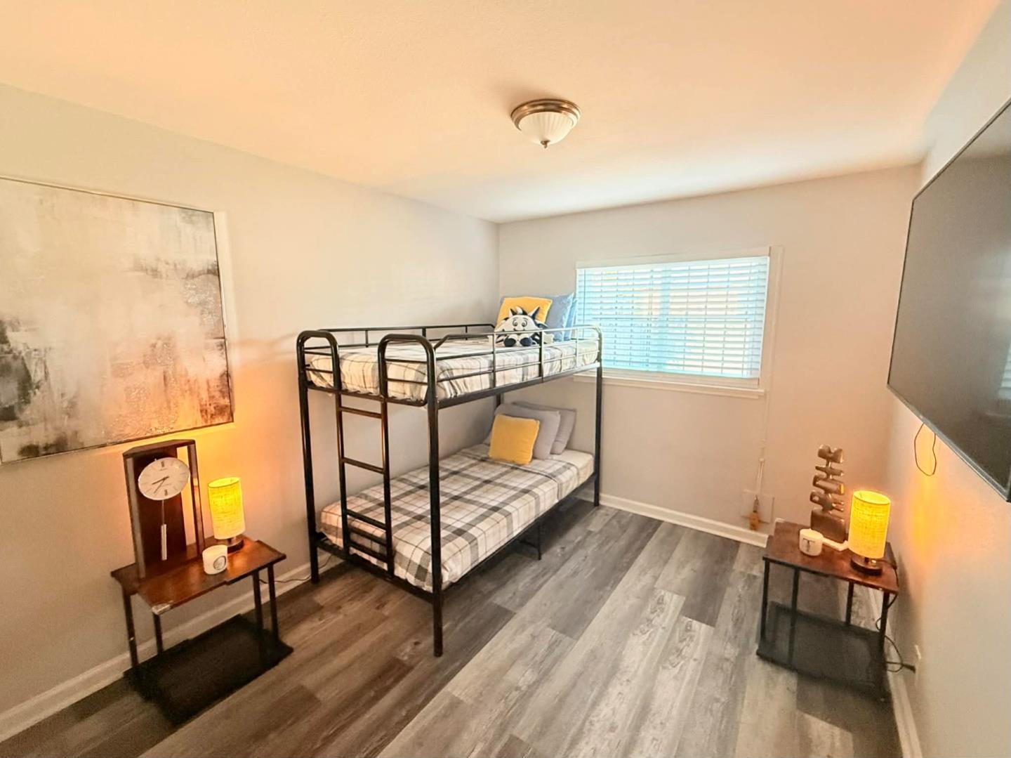 Detail Gallery Image 4 of 17 For 2317 Virginia Ave, Richmond,  CA 94804 - 2 Beds | 1 Baths