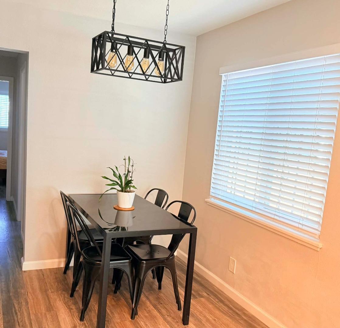 Detail Gallery Image 5 of 17 For 2317 Virginia Ave, Richmond,  CA 94804 - 2 Beds | 1 Baths