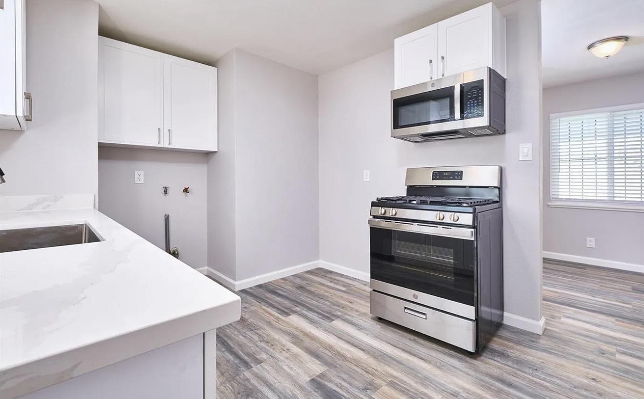 Detail Gallery Image 9 of 17 For 2317 Virginia Ave, Richmond,  CA 94804 - 2 Beds | 1 Baths