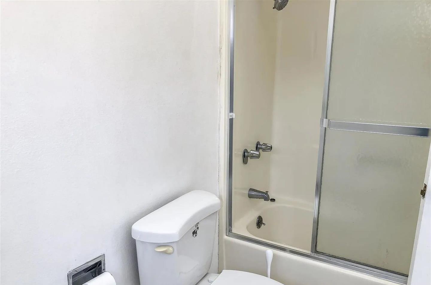 2240 India Street, Los Angeles, CA, 90039