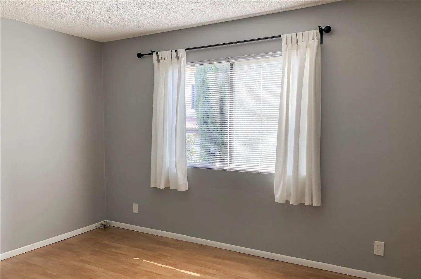 Detail Gallery Image 8 of 12 For 2240 India St, Los Angeles,  CA 90039 - 3 Beds | 2 Baths