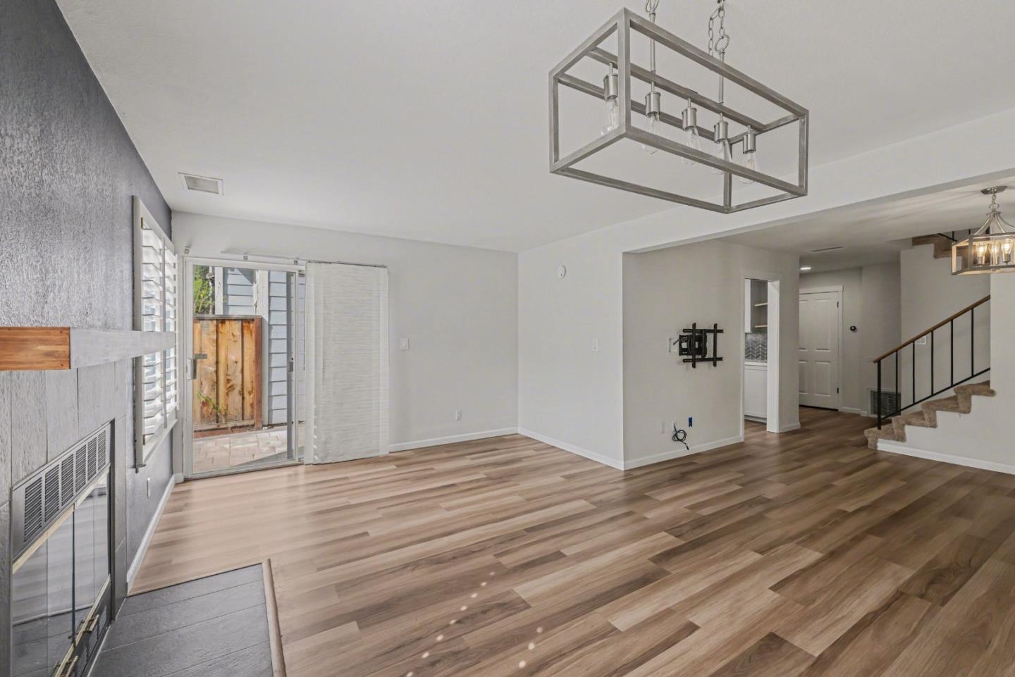 Detail Gallery Image 12 of 27 For 169 Heron Dr, Pittsburg,  CA 94565 - 4 Beds | 2/1 Baths