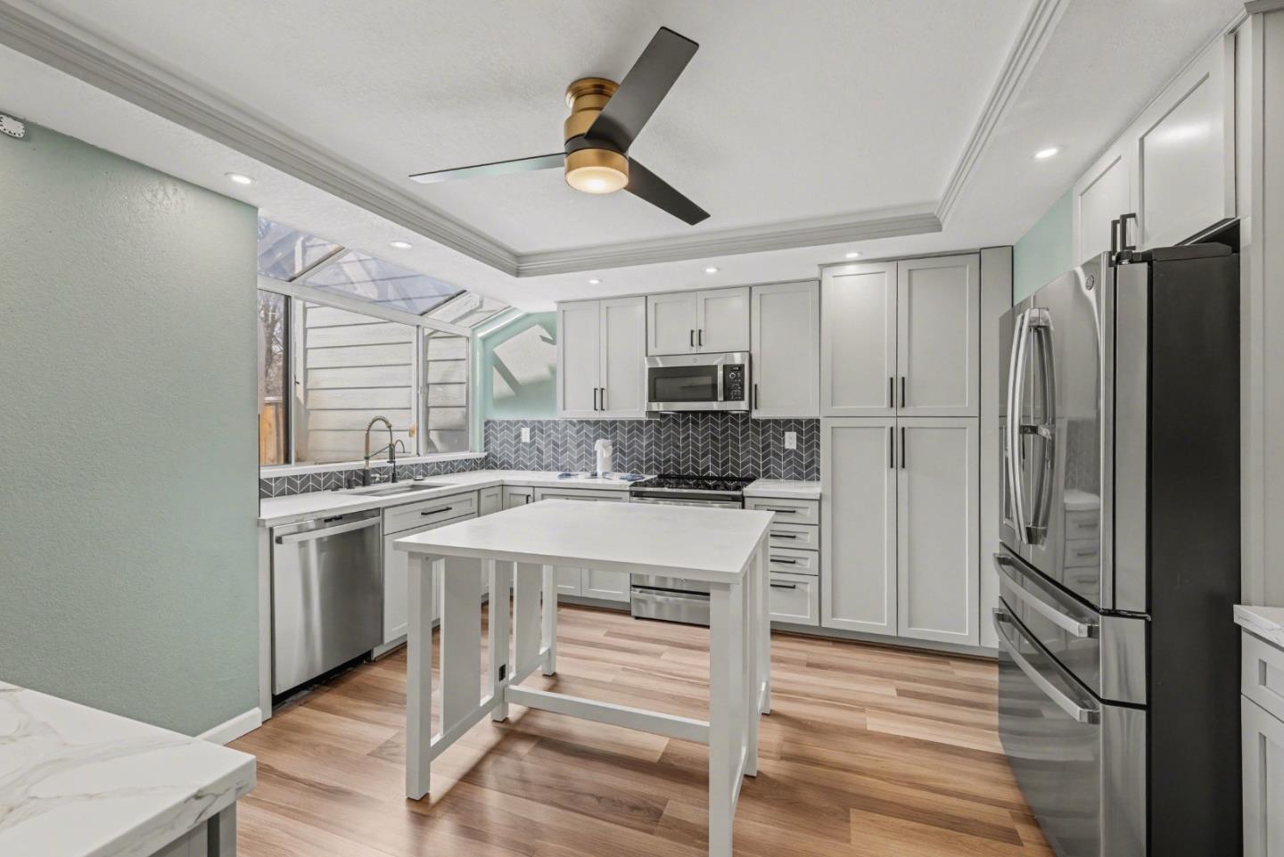 Detail Gallery Image 14 of 27 For 169 Heron Dr, Pittsburg,  CA 94565 - 4 Beds | 2/1 Baths