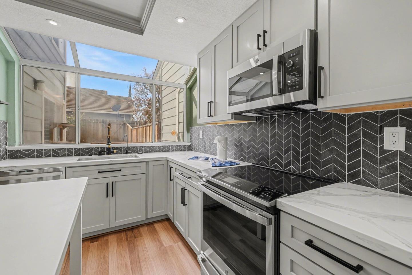 Detail Gallery Image 16 of 27 For 169 Heron Dr, Pittsburg,  CA 94565 - 4 Beds | 2/1 Baths