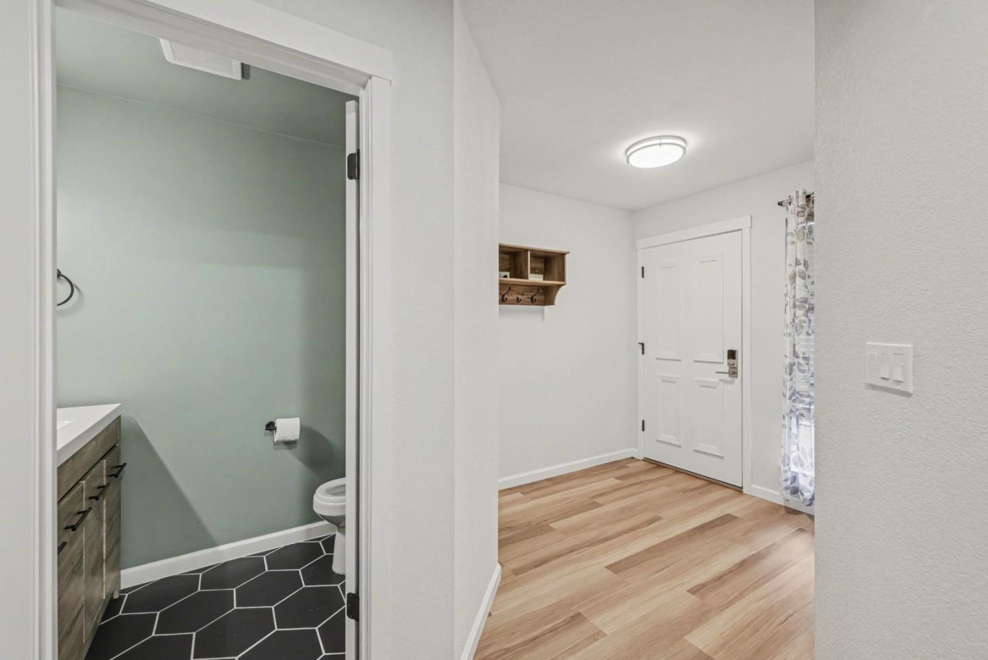 Detail Gallery Image 17 of 27 For 169 Heron Dr, Pittsburg,  CA 94565 - 4 Beds | 2/1 Baths