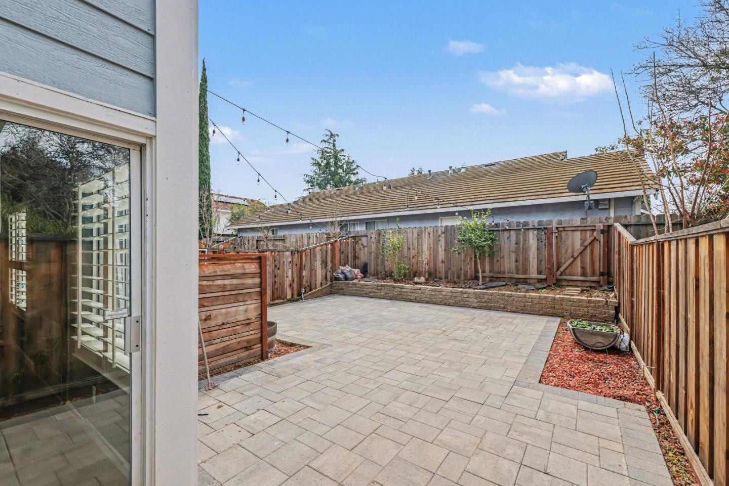 Detail Gallery Image 6 of 27 For 169 Heron Dr, Pittsburg,  CA 94565 - 4 Beds | 2/1 Baths