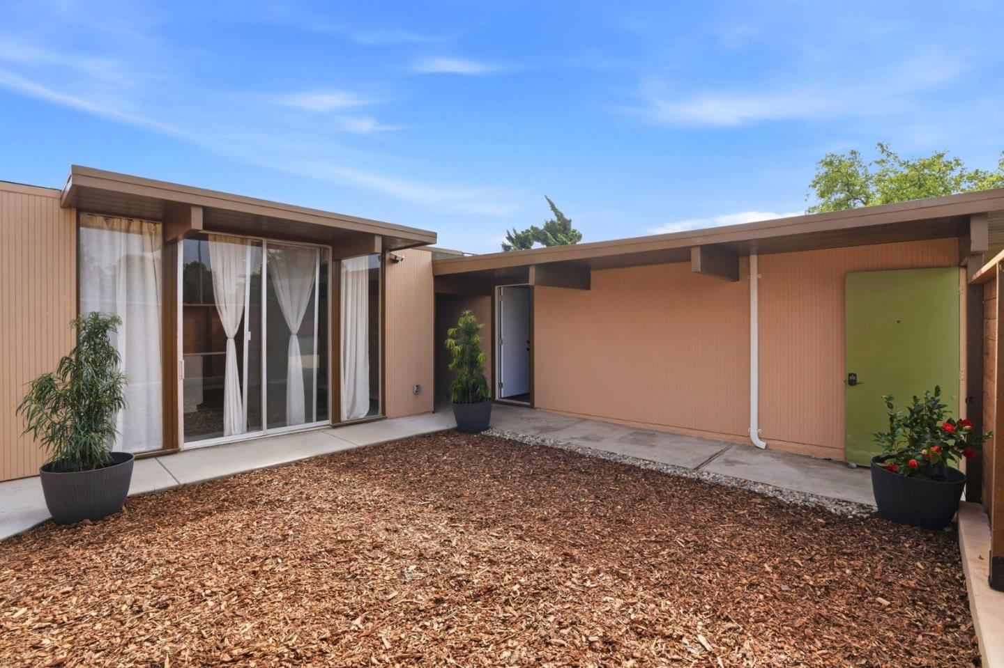 Detail Gallery Image 5 of 33 For 104 Eliza Ct, Foster City,  CA 94404 - 3 Beds | 2 Baths