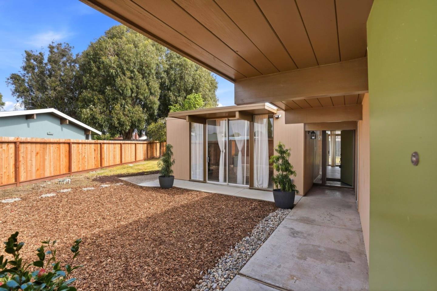 Detail Gallery Image 6 of 33 For 104 Eliza Ct, Foster City,  CA 94404 - 3 Beds | 2 Baths