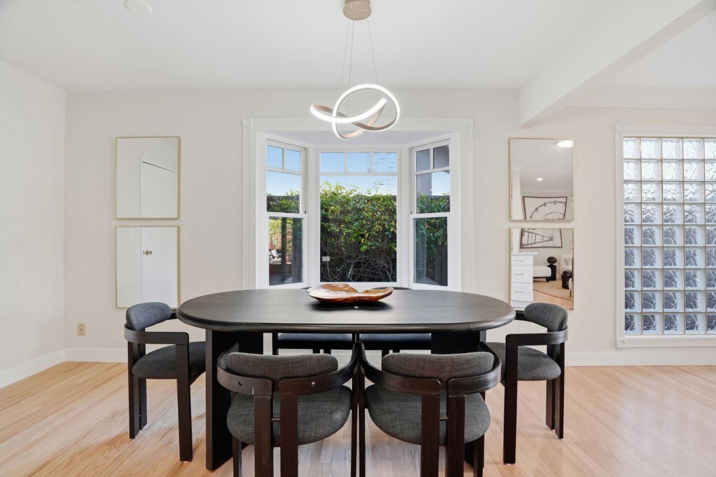 Detail Gallery Image 11 of 75 For 911 Inverness Way, Sunnyvale,  CA 94087 - 4 Beds | 3 Baths