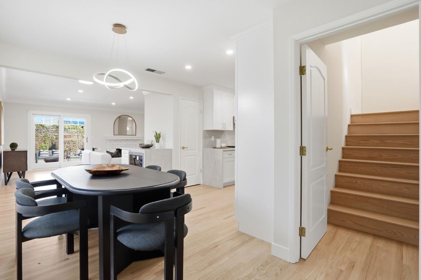 Detail Gallery Image 12 of 75 For 911 Inverness Way, Sunnyvale,  CA 94087 - 4 Beds | 3 Baths