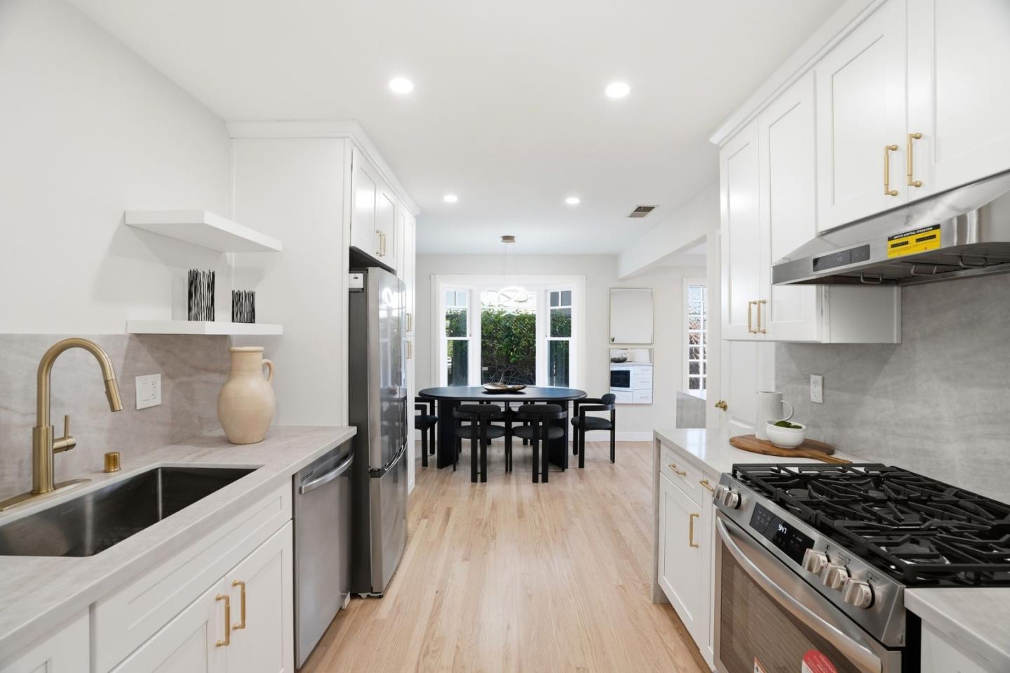 Detail Gallery Image 17 of 75 For 911 Inverness Way, Sunnyvale,  CA 94087 - 4 Beds | 3 Baths