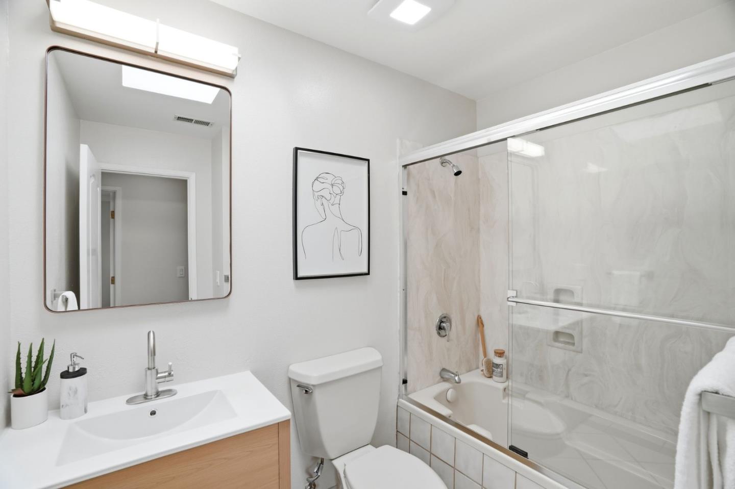 Detail Gallery Image 22 of 75 For 911 Inverness Way, Sunnyvale,  CA 94087 - 4 Beds | 3 Baths