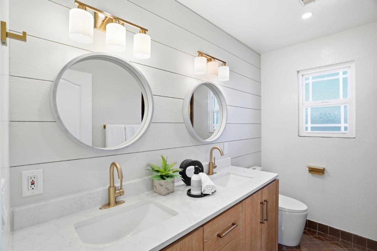 Detail Gallery Image 3 of 75 For 911 Inverness Way, Sunnyvale,  CA 94087 - 4 Beds | 3 Baths