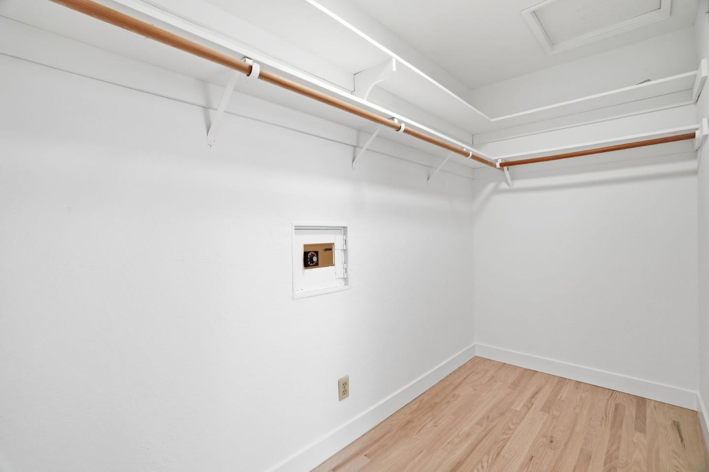 Detail Gallery Image 30 of 75 For 911 Inverness Way, Sunnyvale,  CA 94087 - 4 Beds | 3 Baths