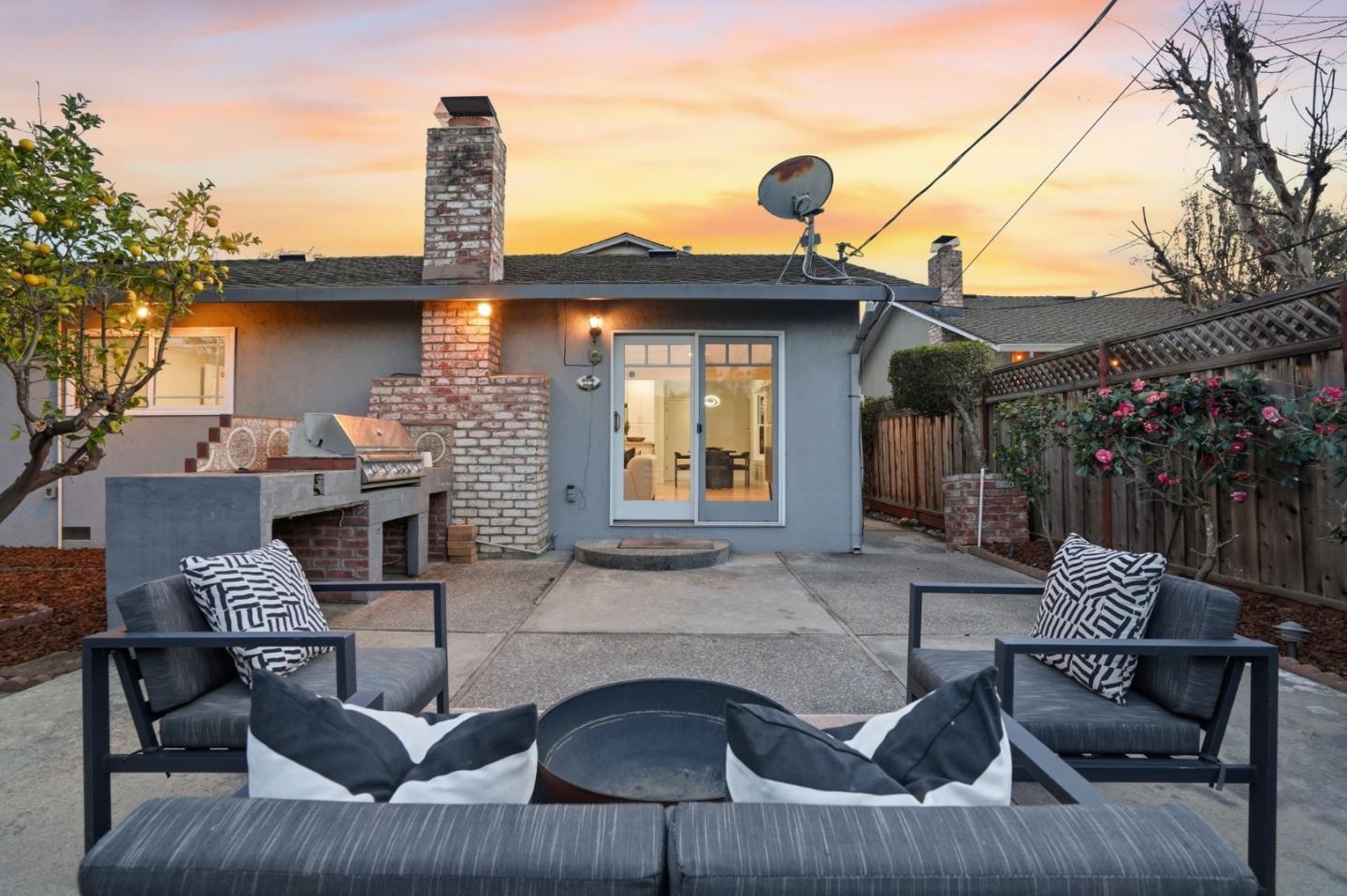 Detail Gallery Image 53 of 75 For 911 Inverness Way, Sunnyvale,  CA 94087 - 4 Beds | 3 Baths