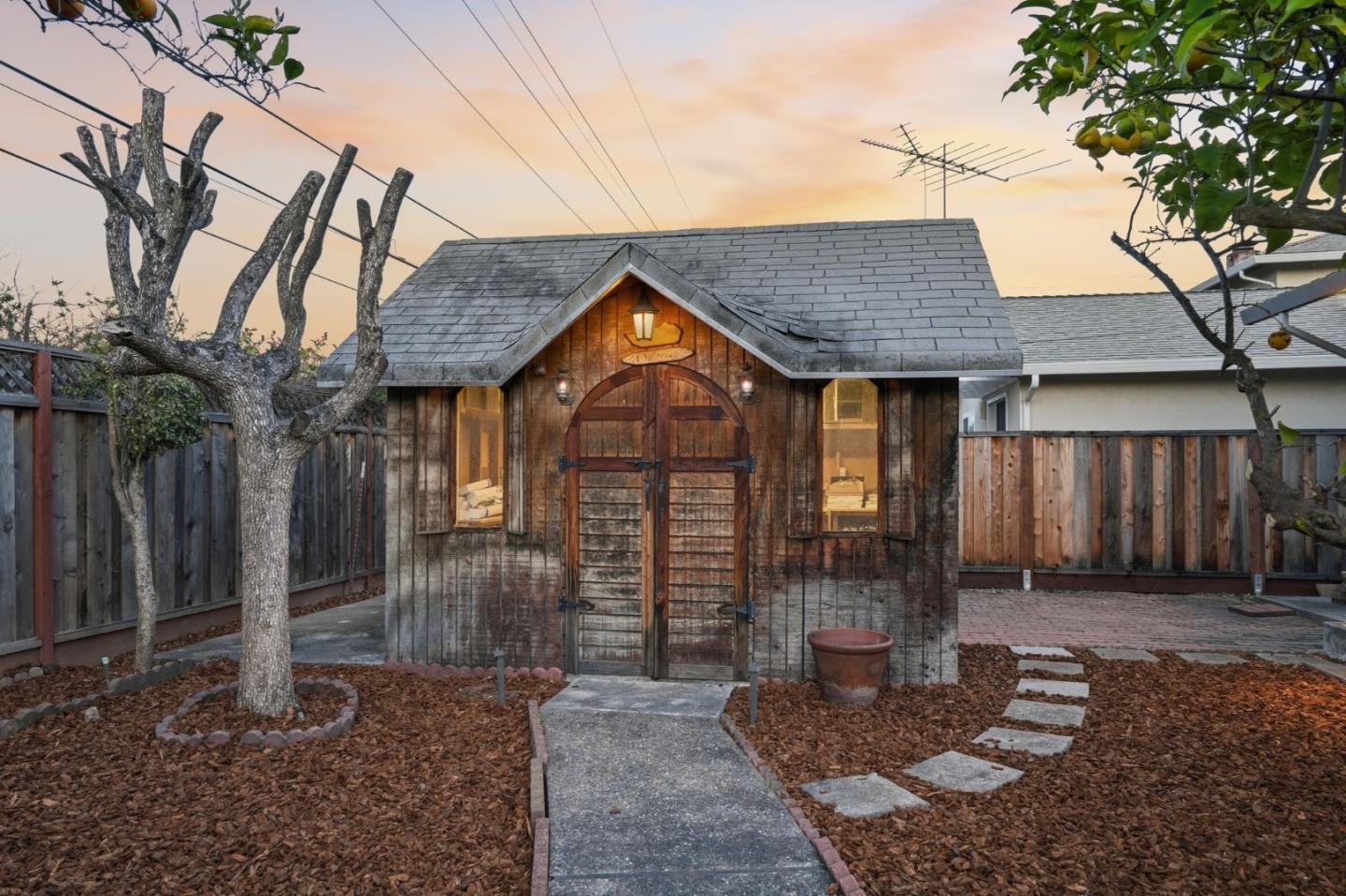 Detail Gallery Image 59 of 75 For 911 Inverness Way, Sunnyvale,  CA 94087 - 4 Beds | 3 Baths