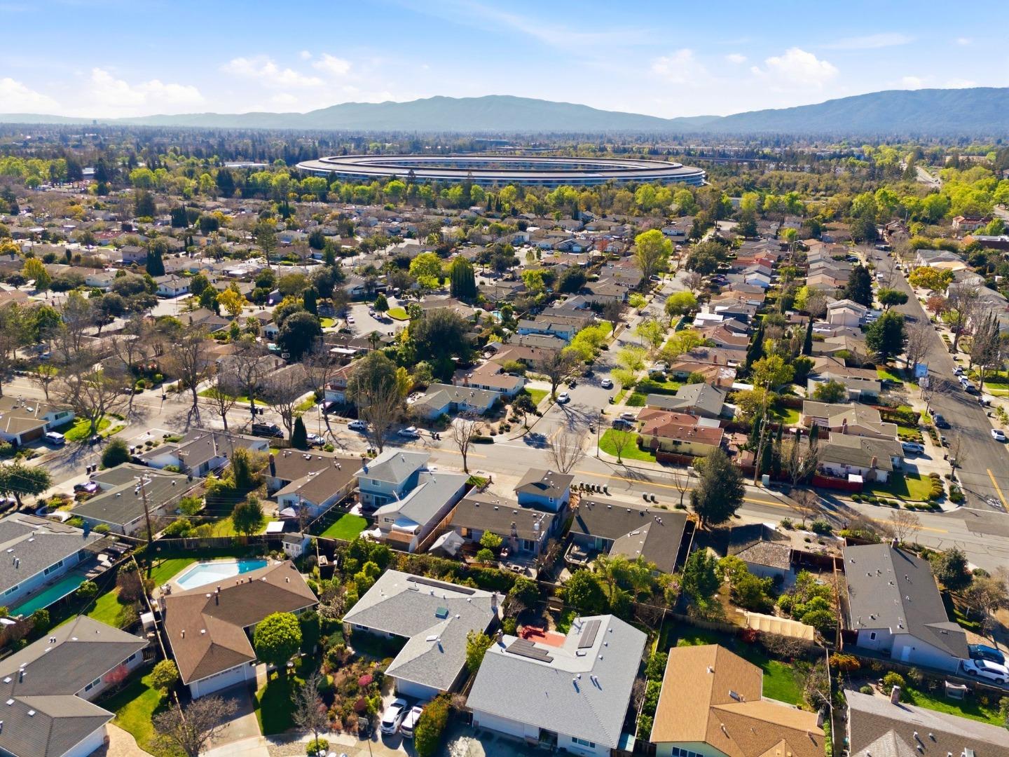 Detail Gallery Image 67 of 75 For 911 Inverness Way, Sunnyvale,  CA 94087 - 4 Beds | 3 Baths